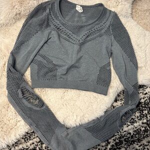 ALO YOGA Gray Knit Long Sleeve Top